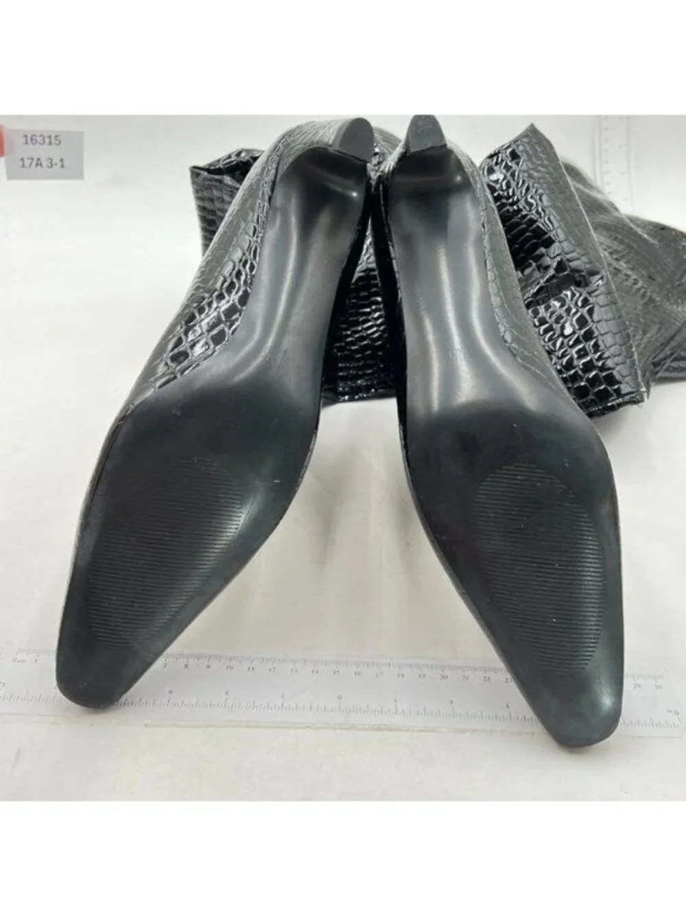 Knee High Boots for Women, Kitten Heel and Pointed Toe Design Crocodile Black